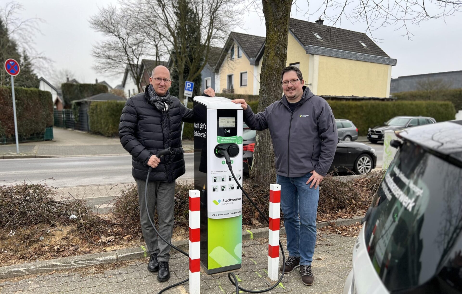 Neue Ladeplätze für Elektroautos – Bild 1