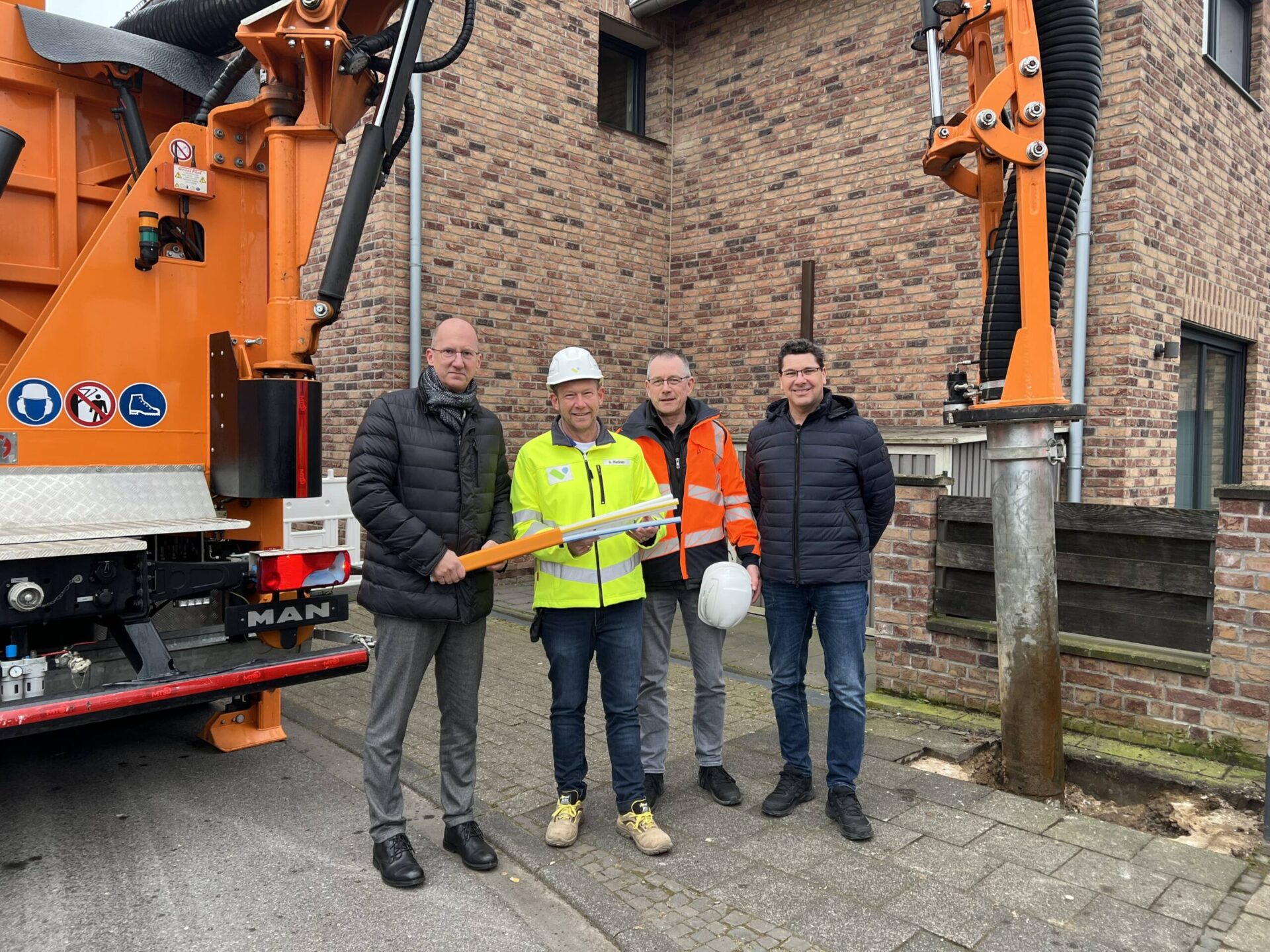 Glasfaserausbau in Richrath-West hat begonnen – Bild 1