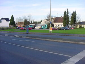 Verwaltungsgebäude Theodor-Heuß-Straße Ecke Richrather St. (Ende 1990er)
