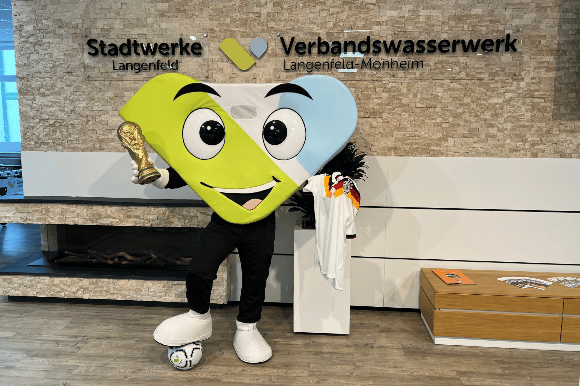 Energie zum Anpfiff: Stadtwerke Langenfeld starten Fan-Aktion zur Fußball-WM