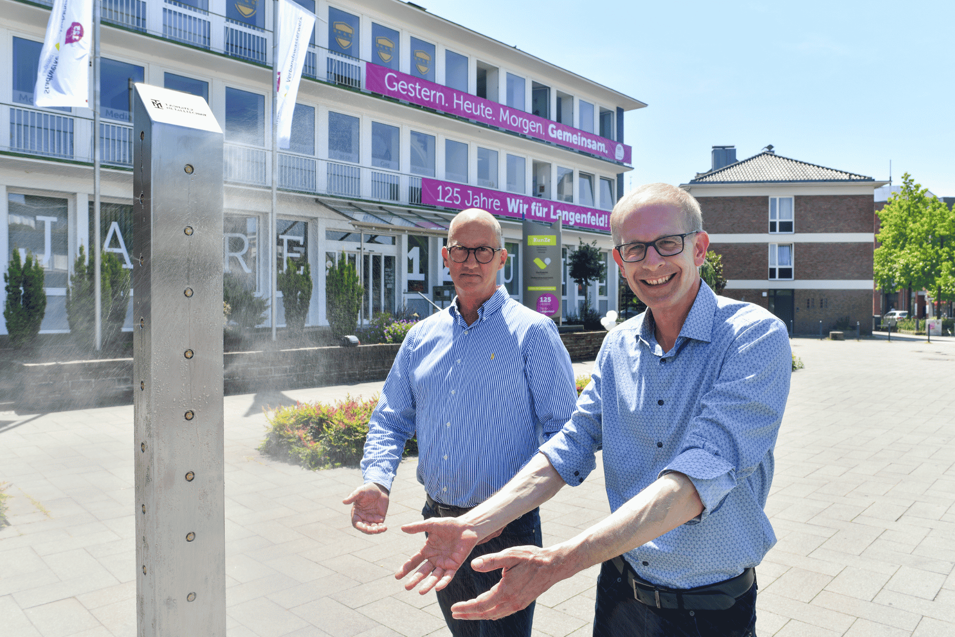 Pressefoto Einweihung Der Ersten Nebellanze | Erste Nebellanze in Langenfeld installiert