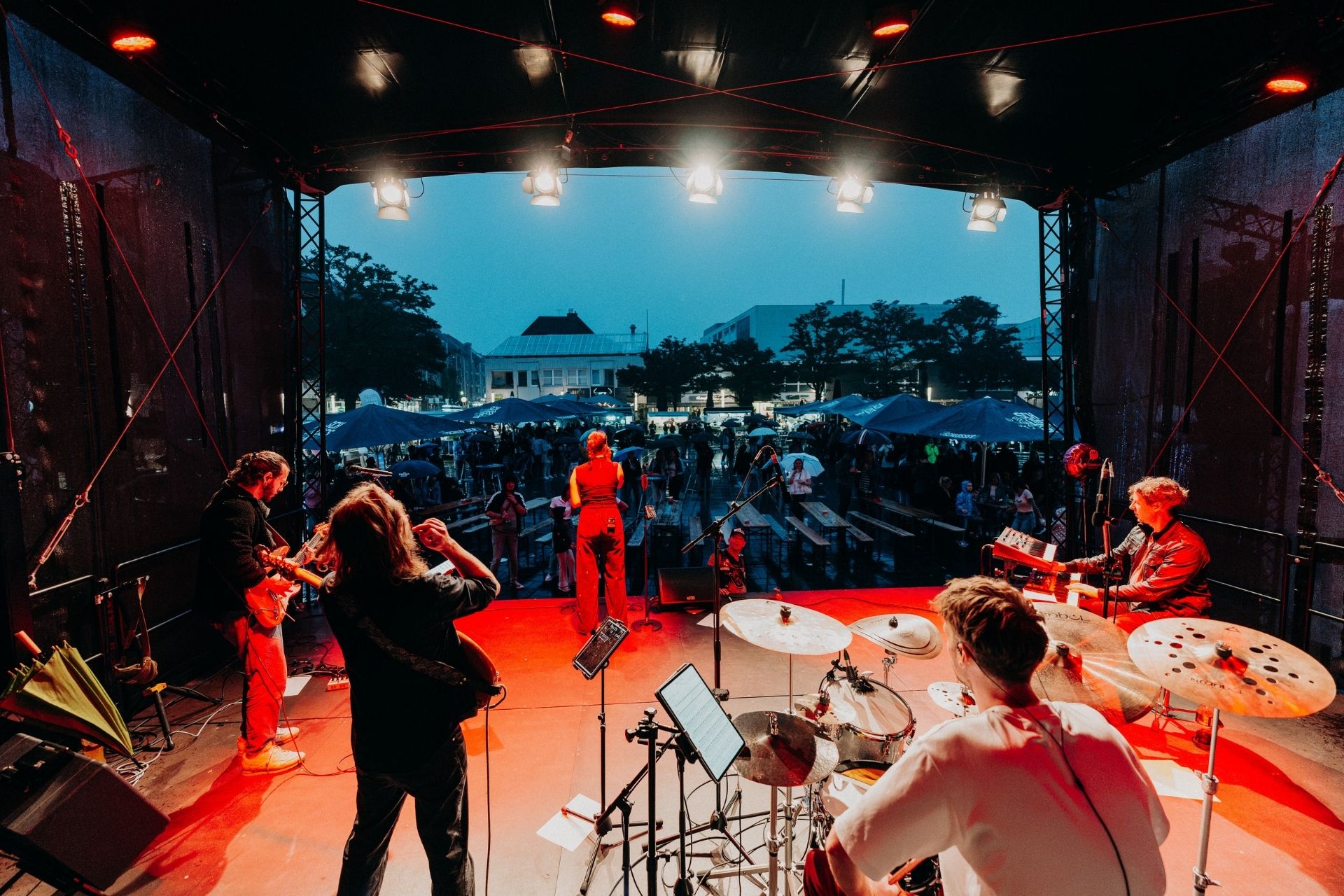 15 15